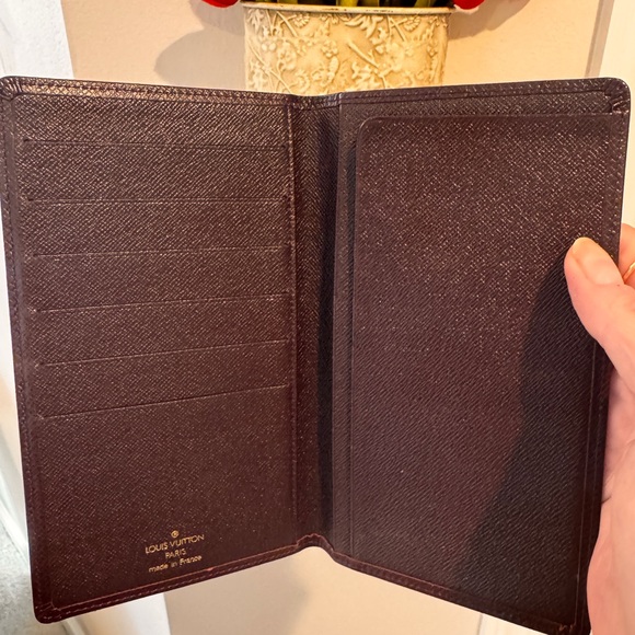 Louis Vuitton Handbags - Louis Vuitton Taiga Leather Porte-Valeurs Credit Vertical Burgundy EUC